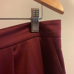 Leith Burgundy Wide Leg Pants. Large.